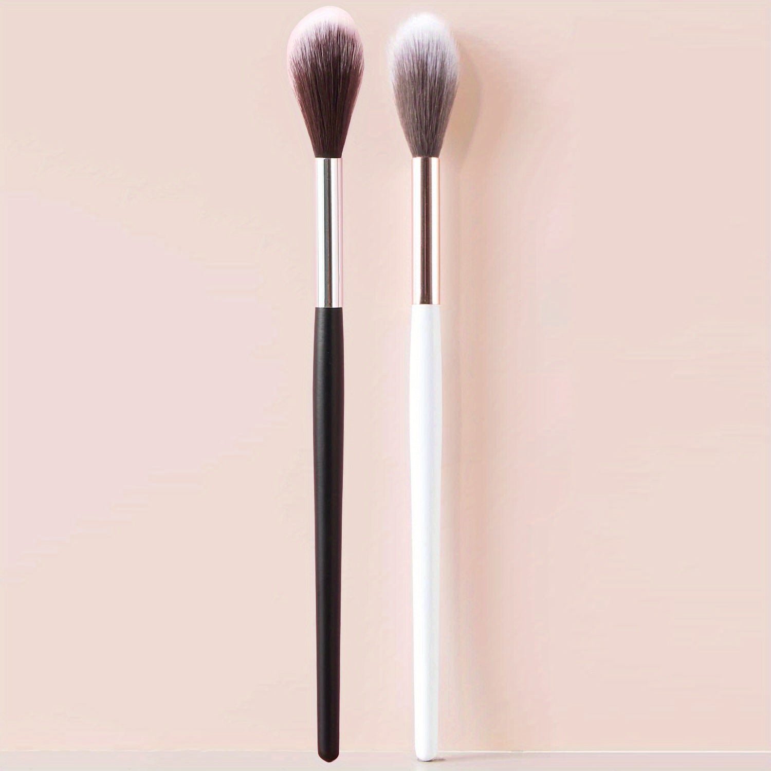 Radiance Revealed Series: Exclusive Tapered Highlighter Brush - Image 8