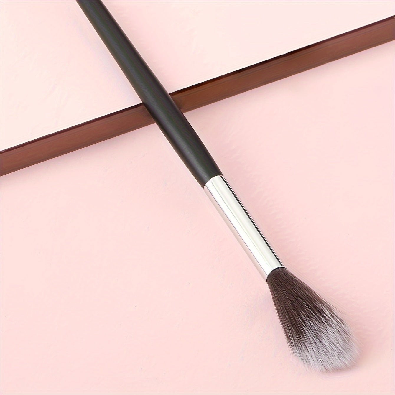 Radiance Revealed Series: Exclusive Tapered Highlighter Brush - Image 4