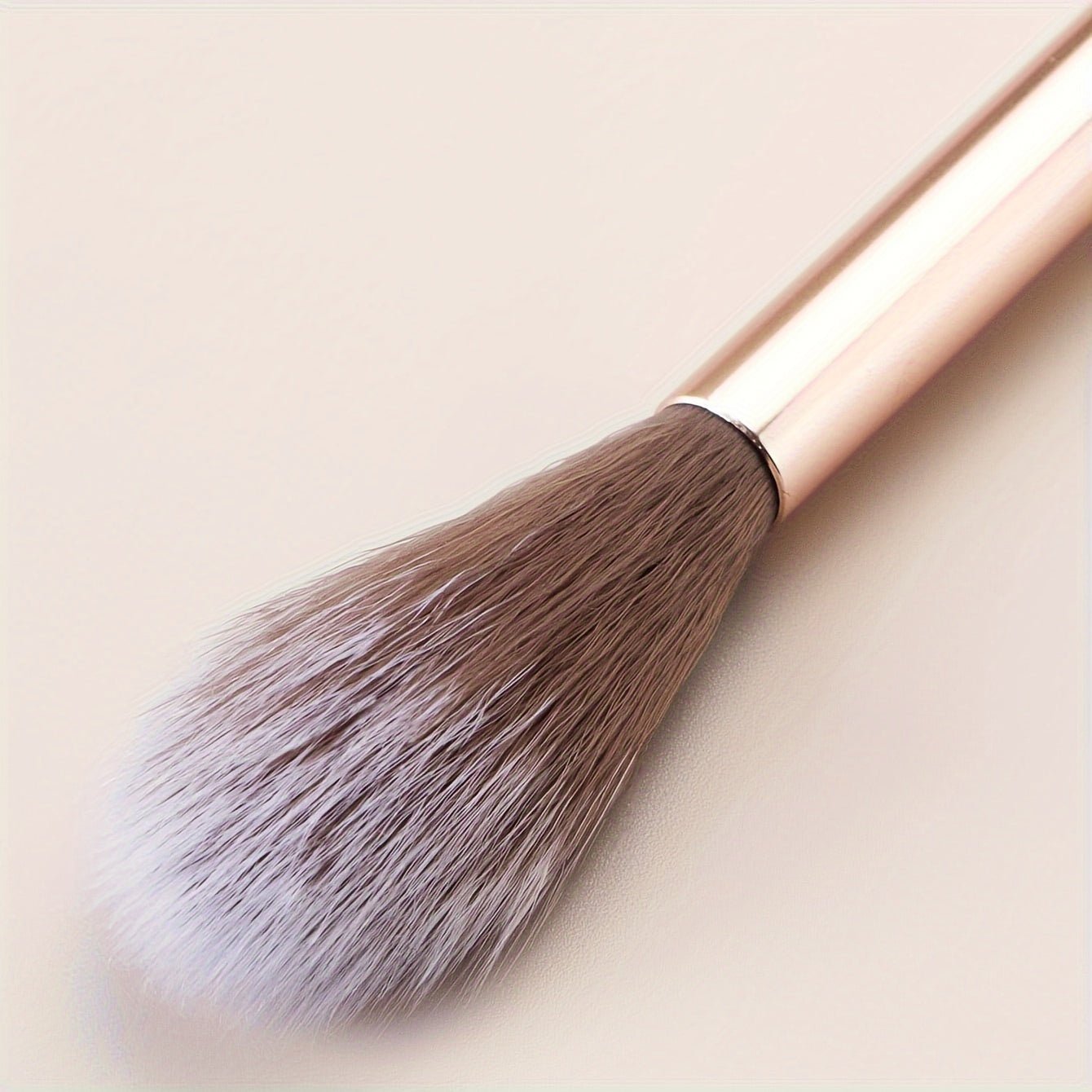 Radiance Revealed Series: Exclusive Tapered Highlighter Brush - Image 6
