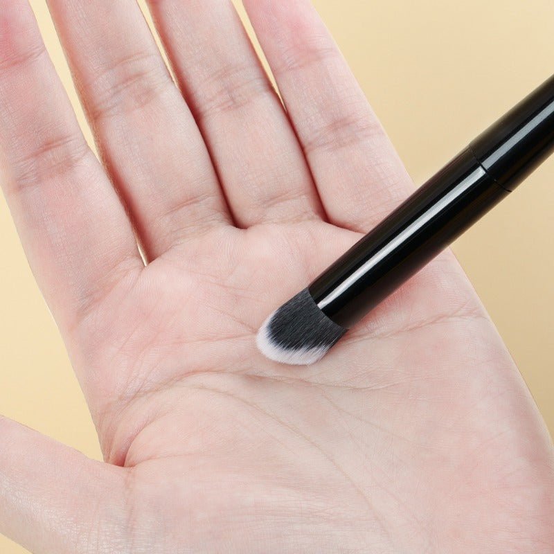 Detail Concealer Brush — Precision Angled Tip for Acne Scars, Fine Lines & Spot Concealing - Image 4