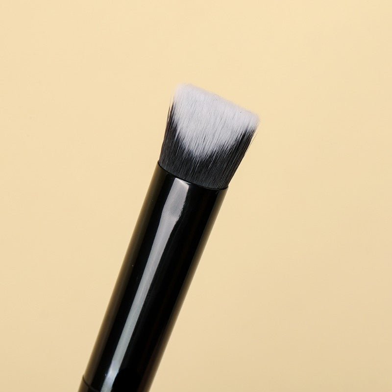 Detail Concealer Brush — Precision Angled Tip for Acne Scars, Fine Lines & Spot Concealing - Image 3