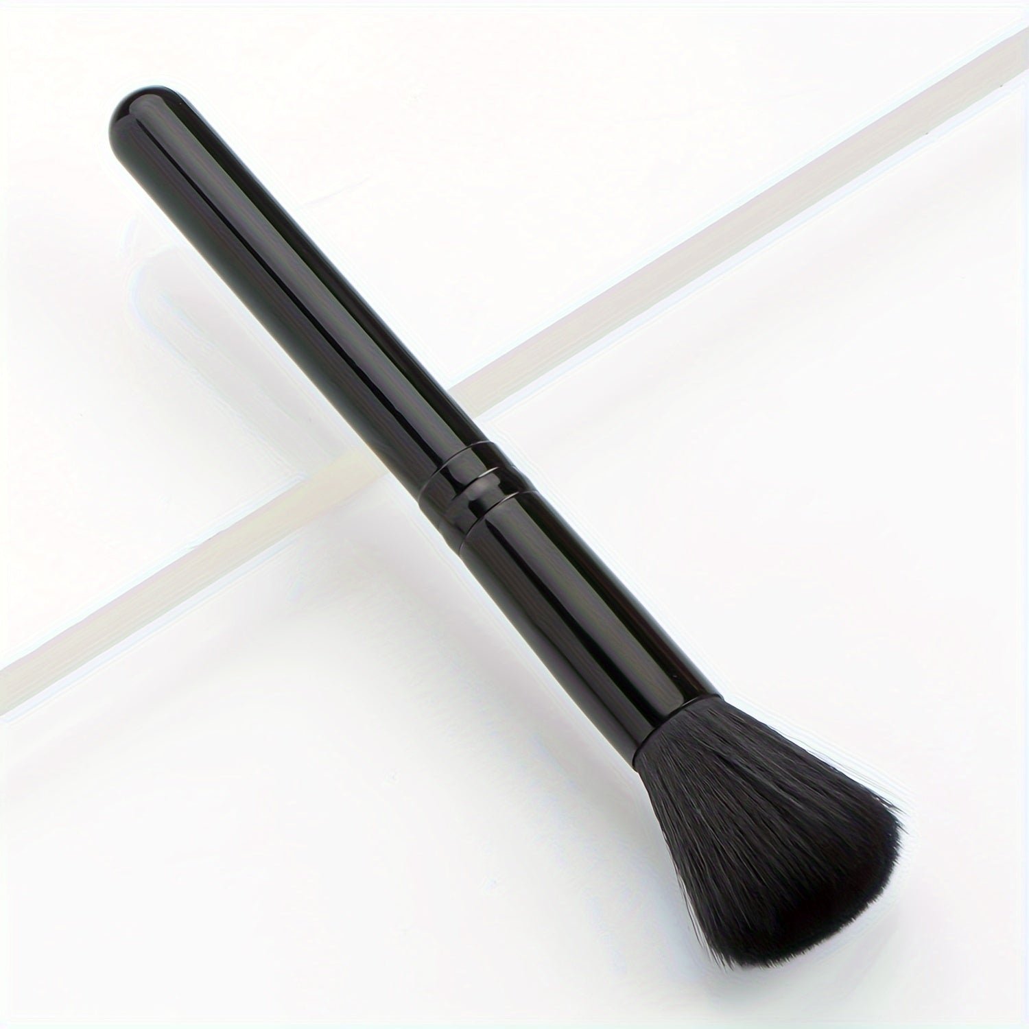 Wooden Handle Nylon Bristle Blush Brush - Soft, Gentle, Reusable - Image 2