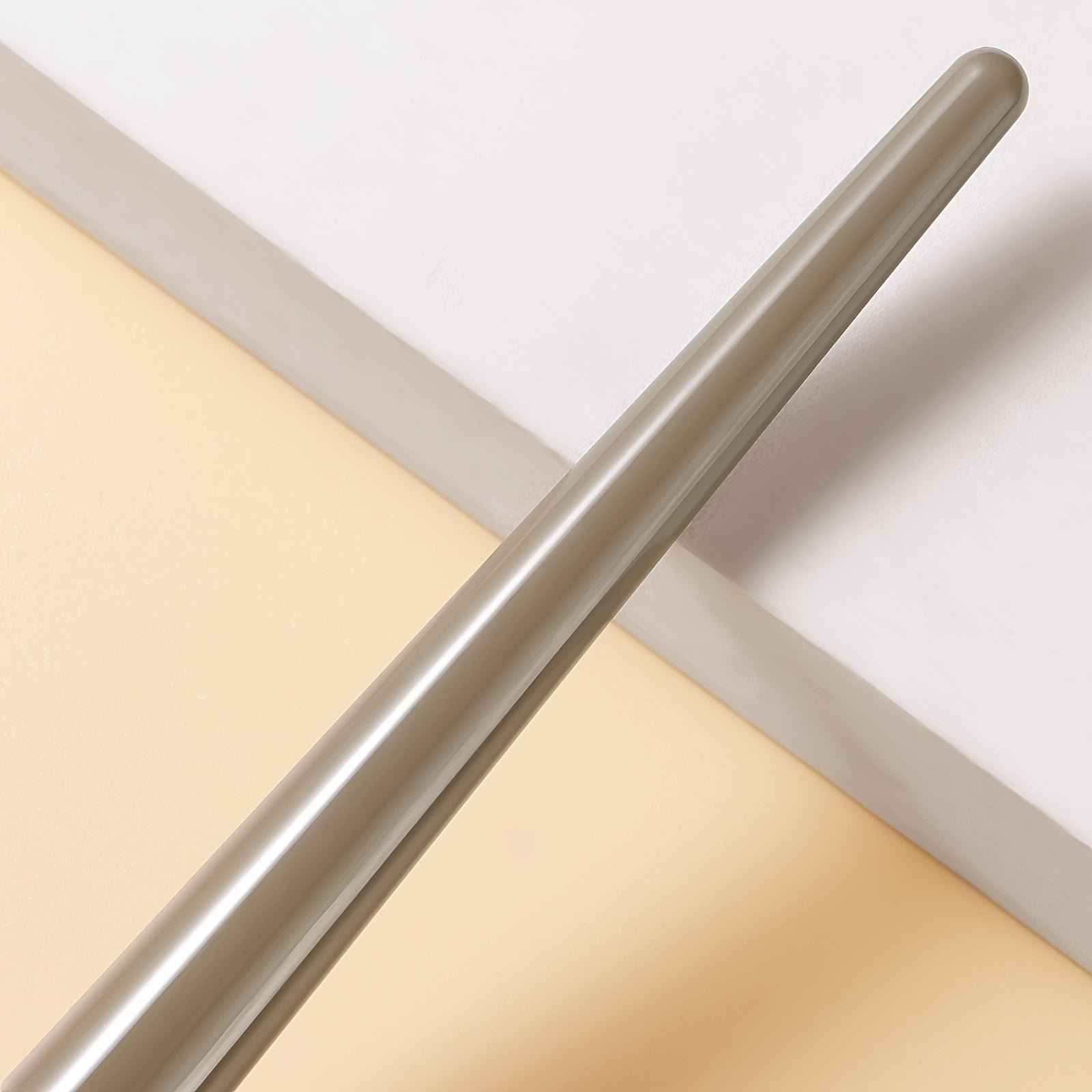 Premium Flame Design Highlighter Brush: Soft, Angled, Ideal for Daily and Professional Makeup - Image 11